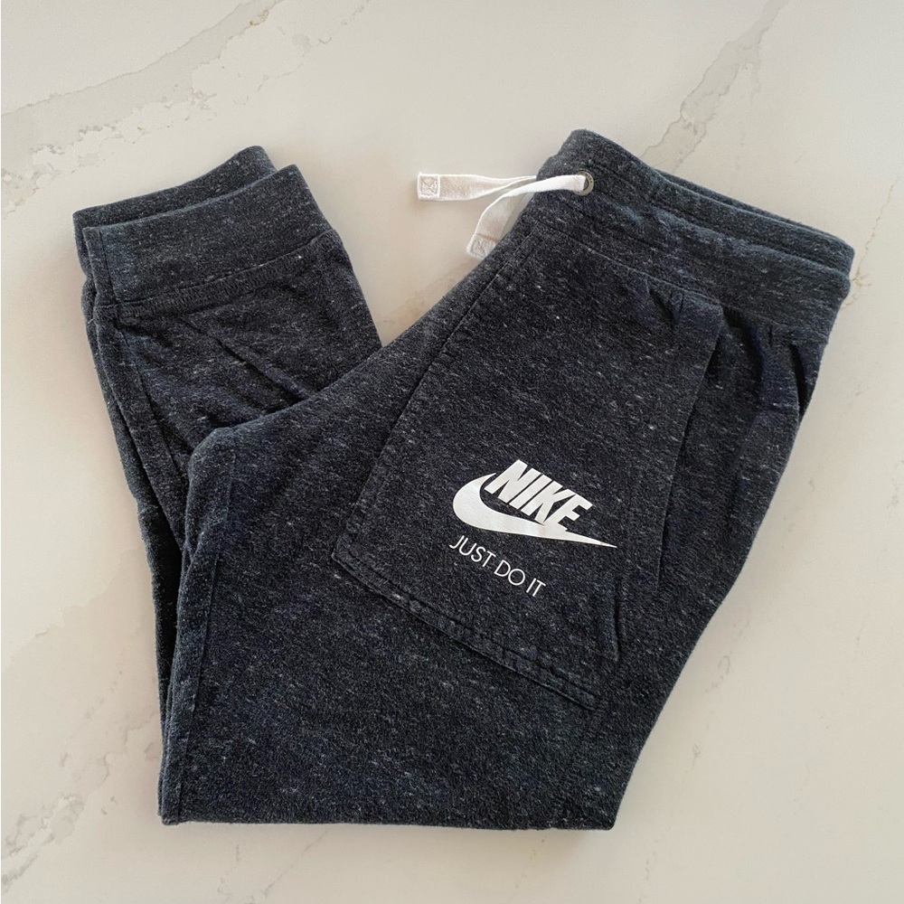 Nike Women’s crop joggers